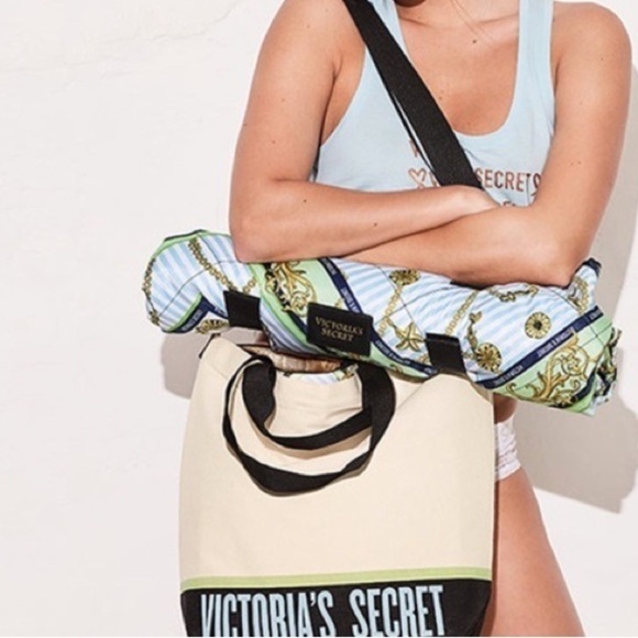 NWT Victoria's Secret 3 PC Tote, Cooler Tote & Rolled picnic Blanket With Handle - Picture 2 of 16